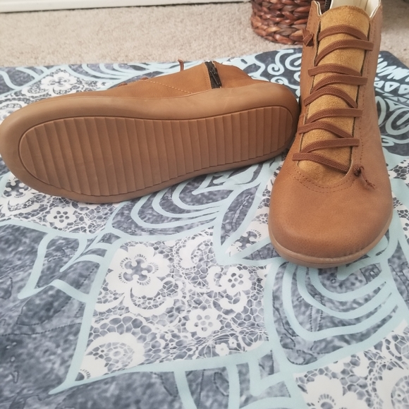 Boots - Picture 1 of 5